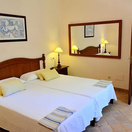 Hotel Petit Es Figueral 3*